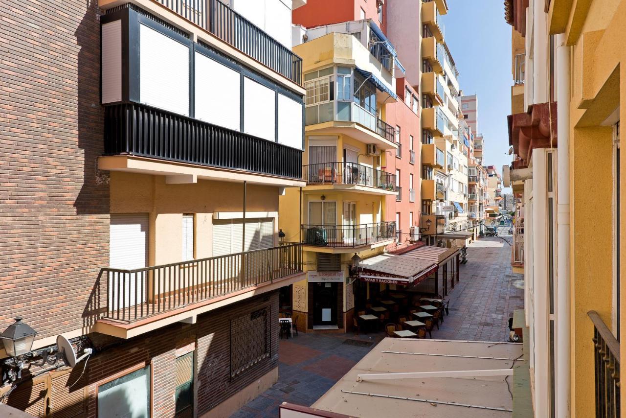 Relaxing Beach Apartment In Fuengirola Parking Exterior photo